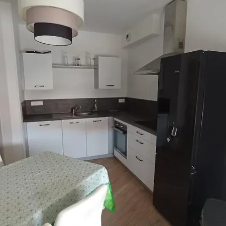 Hina Apartment *